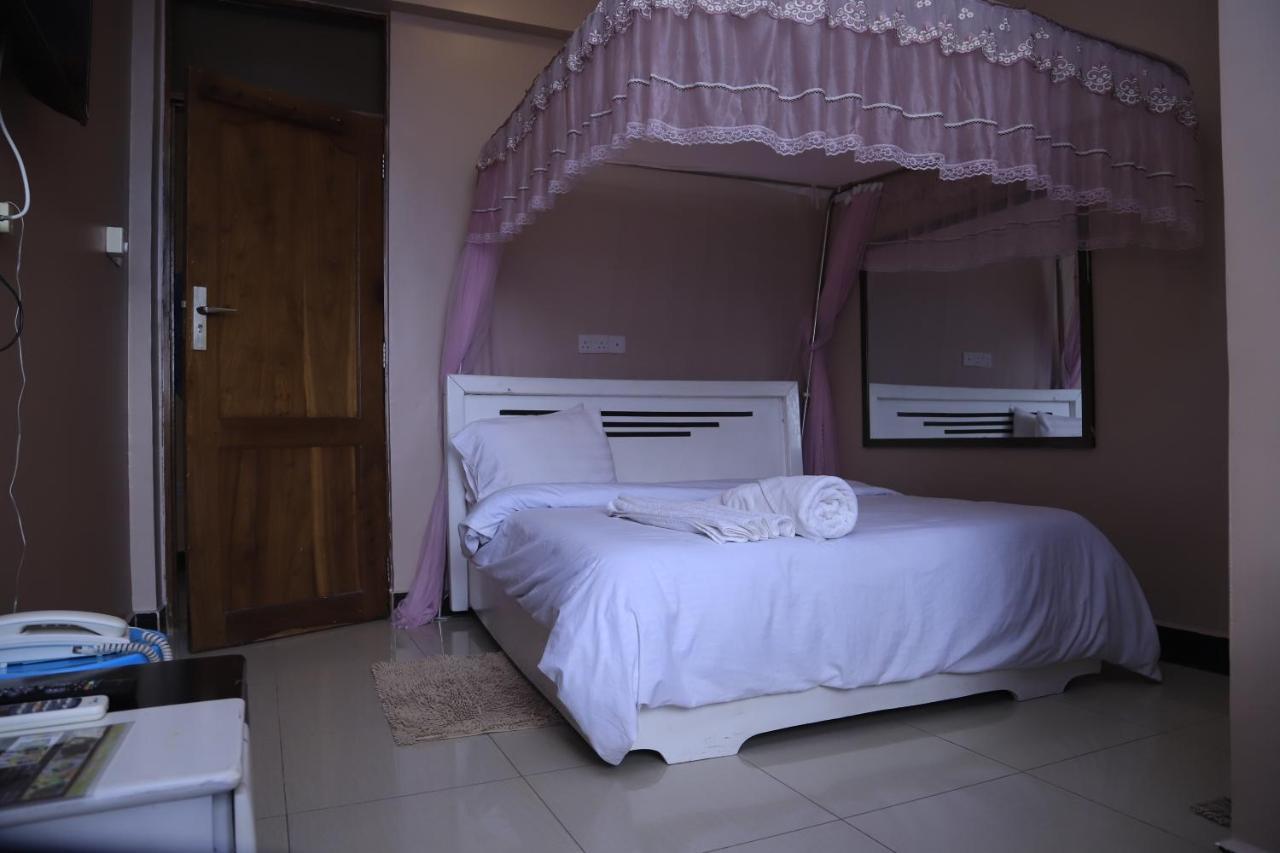 B10 Airport Lodge ดาร์เอสซาลาม ภายนอก รูปภาพ