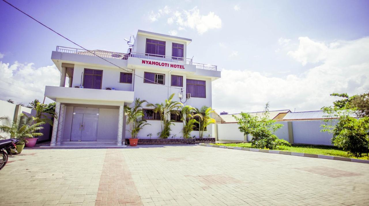 B10 Airport Lodge ดาร์เอสซาลาม ภายนอก รูปภาพ